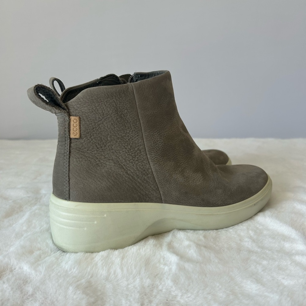 ECCO Leather Ankle Booties Women’s 6 Wedge Heel Side Zip Gray Comfort Shoes - Picture 6 of 11